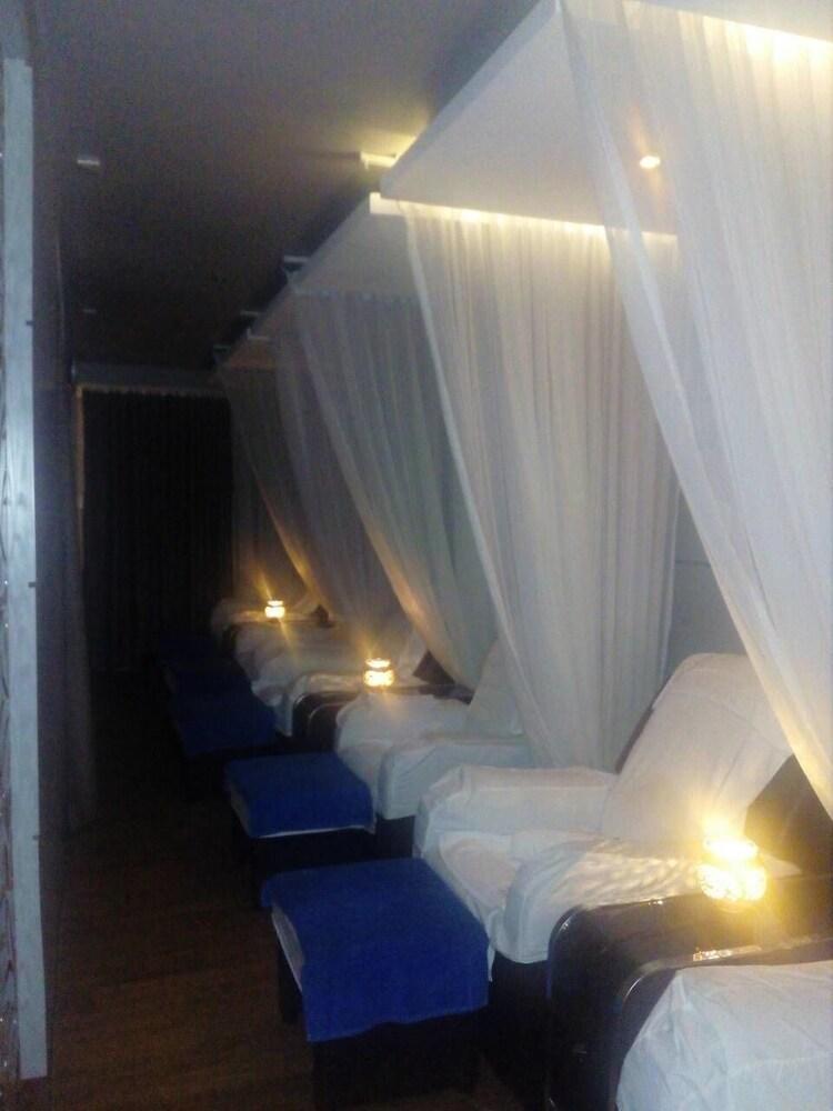 Rizal Park Hotel Маніла Екстер'єр фото